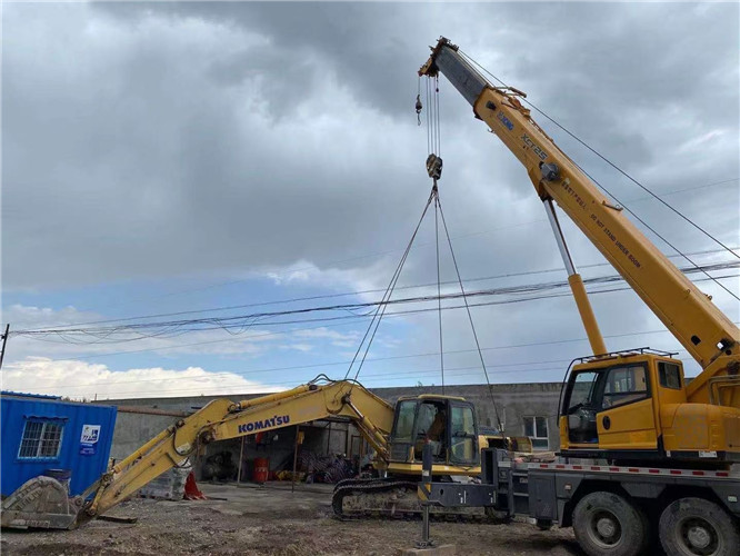 海盐县25吨吊车的工作半径是多少？